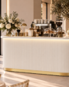 Mobilny bar eventowy z oświetleniem LED - biały, ryflowany, ze złotą podstawą - Thumbnail Image 1